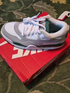 Nike White, Gray & Green Low-Top Sneaker